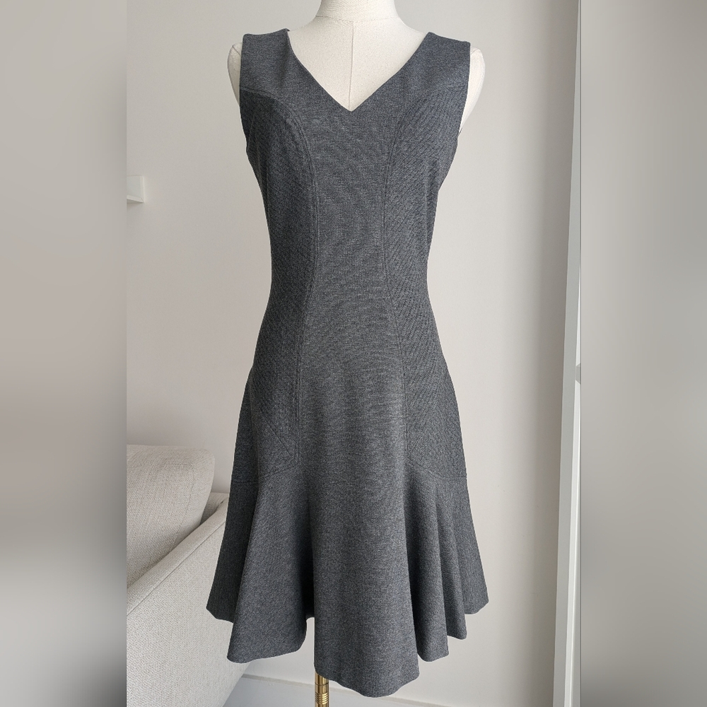 Diane Von Furstenberg Carla Dress • Size 4